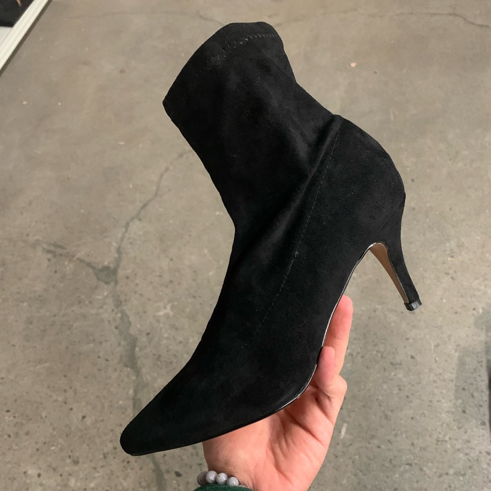 Women’s Pointed Toe Low Heel Stilleto Heel Sock Boots in Black Stretch Fabric